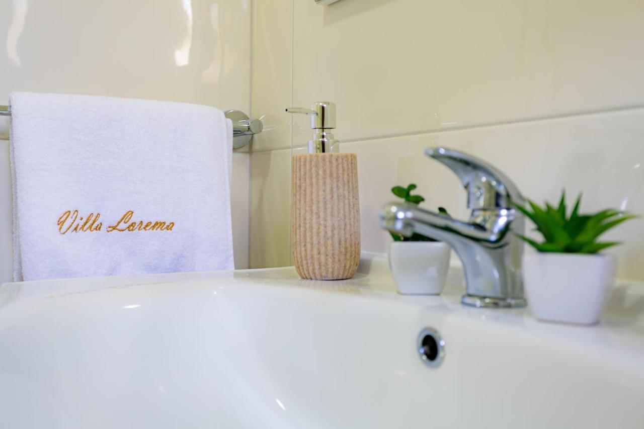 Villa Lorema-Pet Friendly On 5000 Sqm Garden,Pool, Jacuzzi, Billiard&Ps5 Sveti Filip i Jakov Kültér fotó