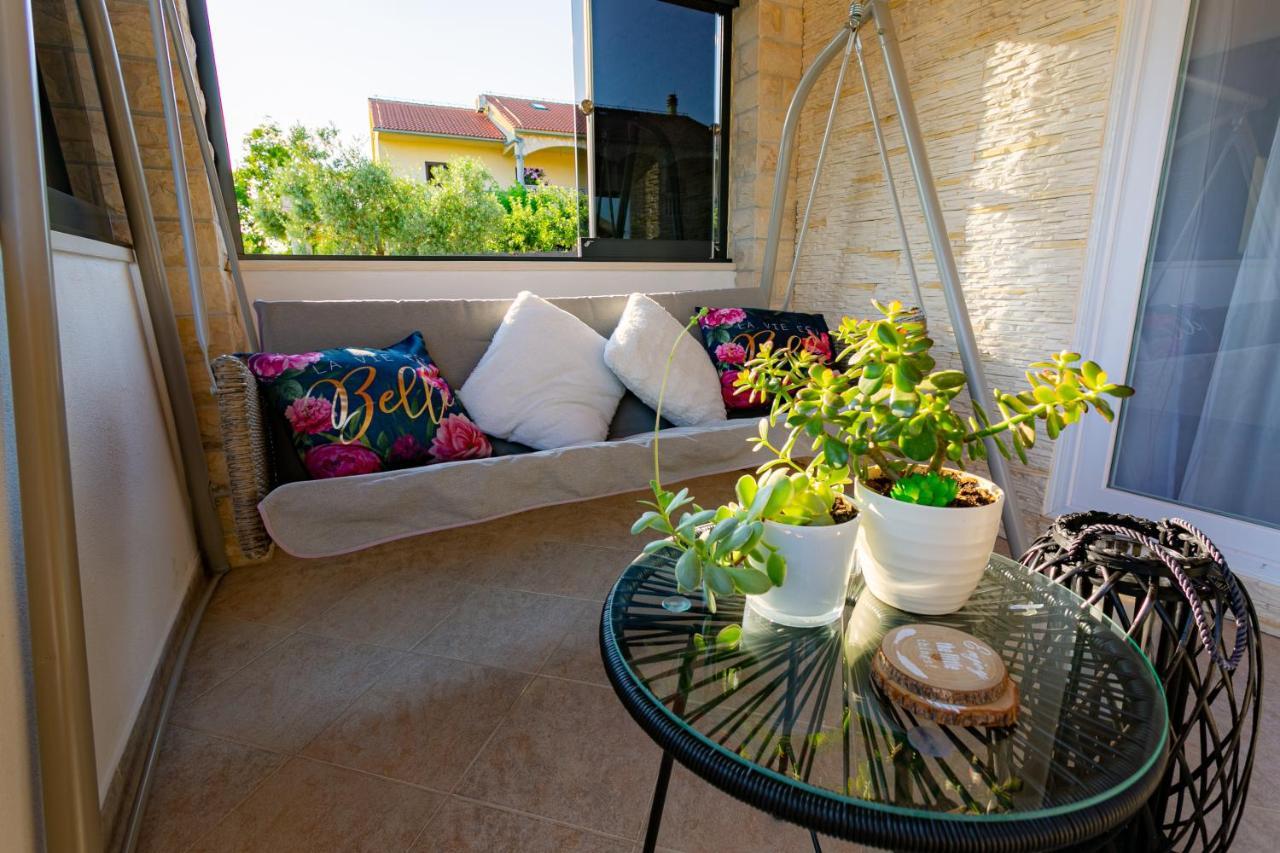 Villa Lorema-Pet Friendly On 5000 Sqm Garden,Pool, Jacuzzi, Billiard&Ps5 Sveti Filip i Jakov Kültér fotó